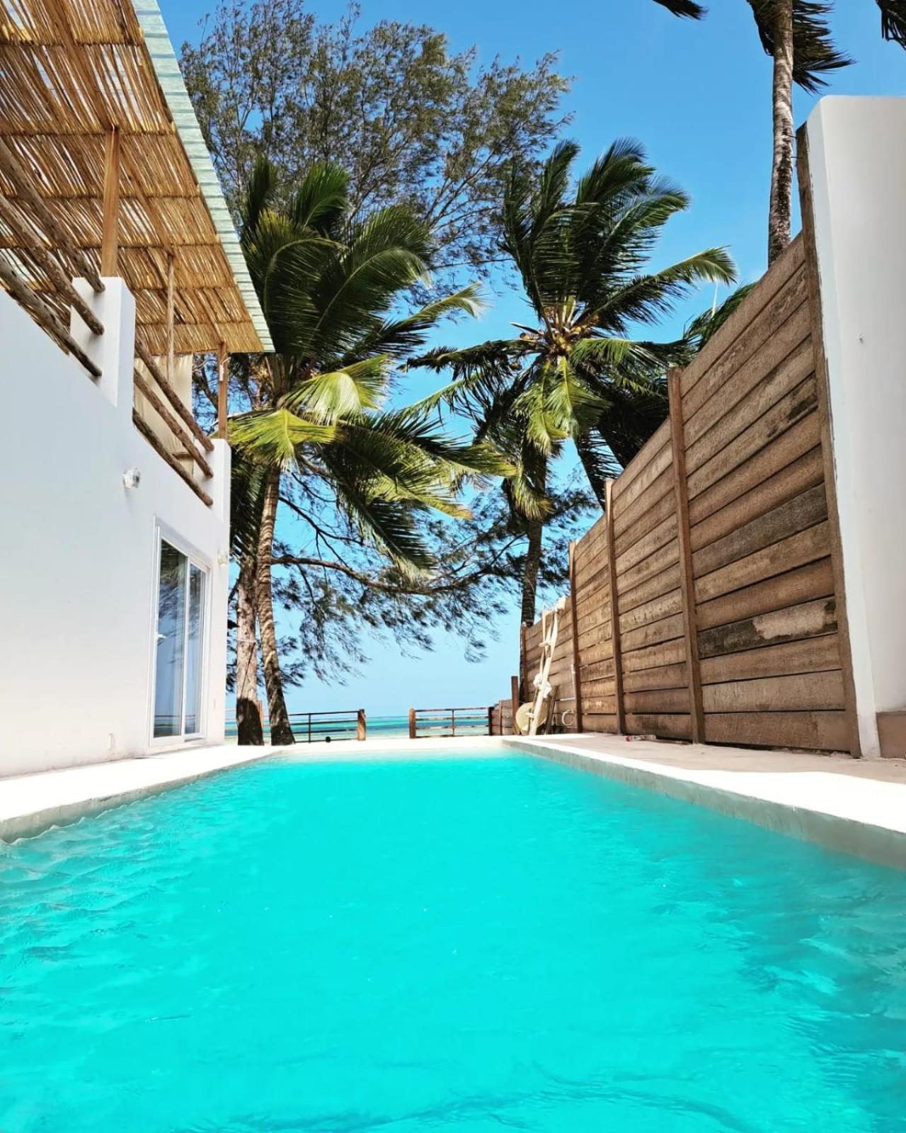 Boho Boutique Hotel - Beachfront , Adults Only , Private Pool Kiwengwa  Ruang foto