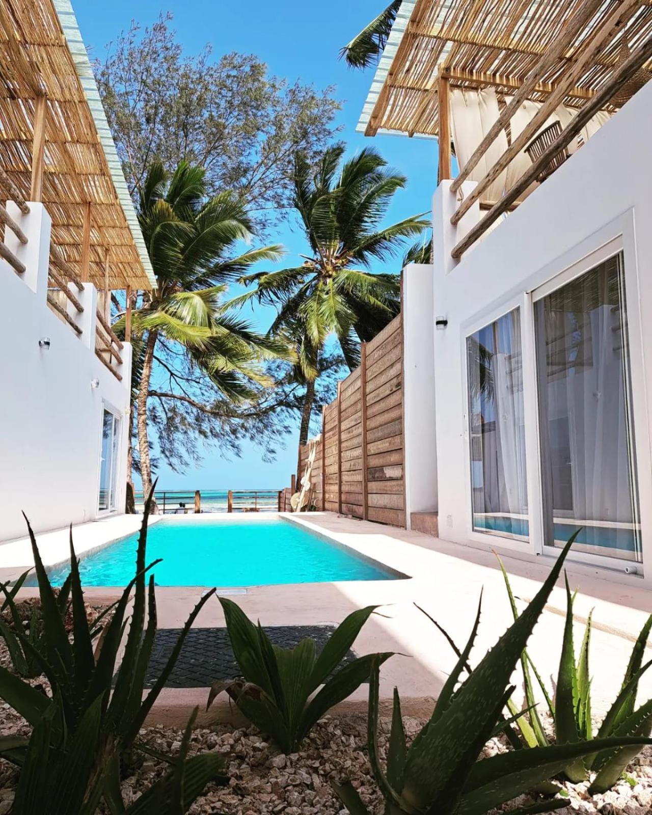 Boho Boutique Hotel - Beachfront , Adults Only , Private Pool Kiwengwa  Ruang foto